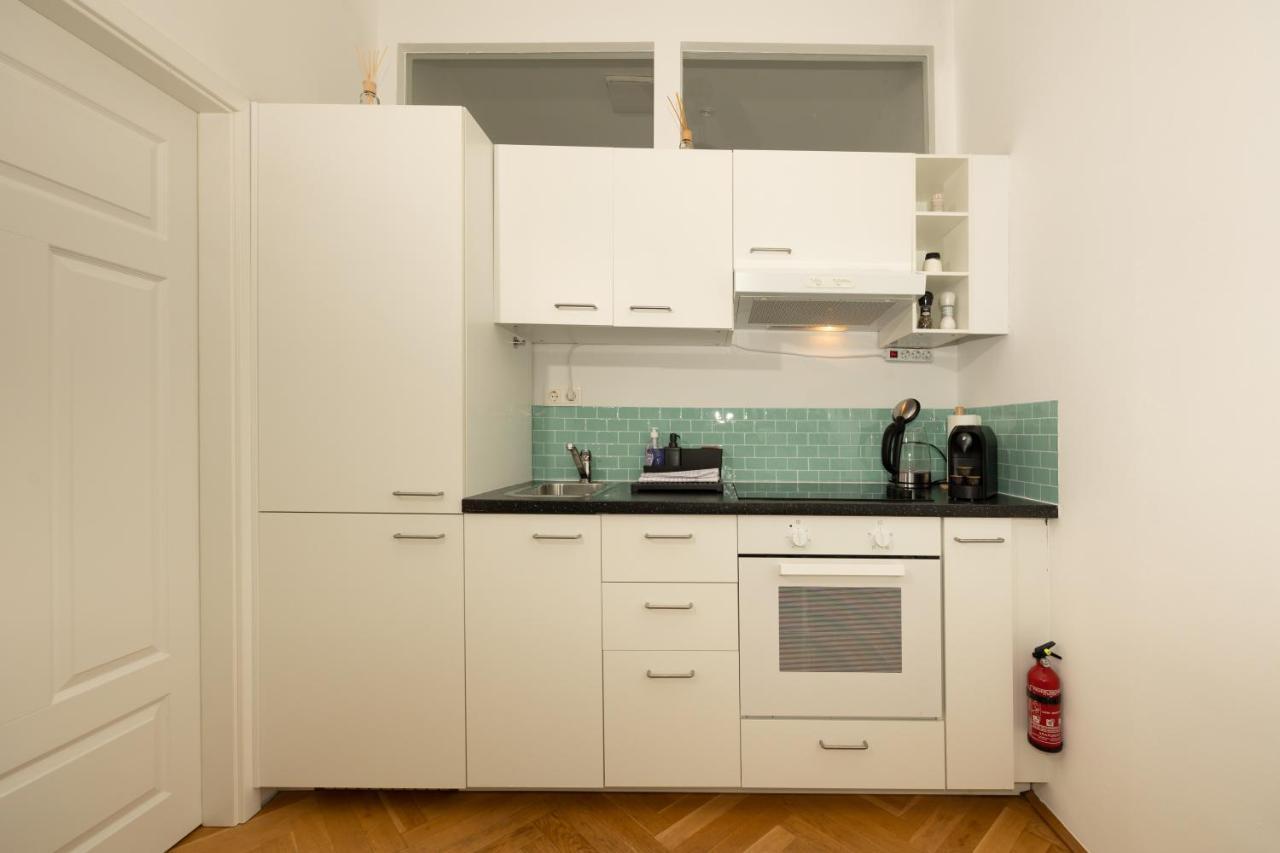 Delightful 1 Bedroom Near Schoenbrunn And Westbahnhof With Big Porch Vídeň Exteriér fotografie